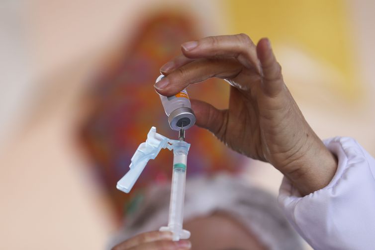 OMS pede vacinas para cobrir carência grave de países mais pobres