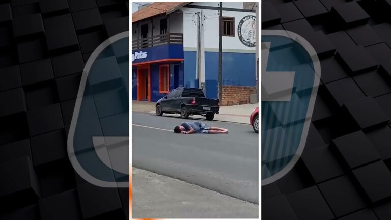 Homem deita no meio de rua movimentada de Canoinhas