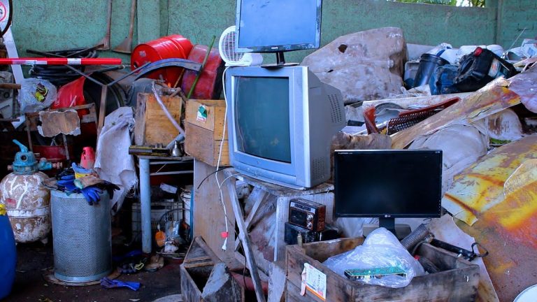 Entenda como deve ocorrer o descarte de lixo eletrônico em Canoinhas