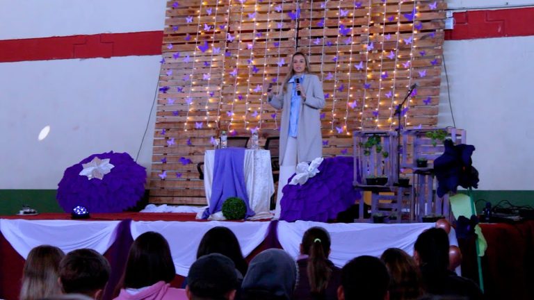 Escolas de Três Barras realizam evento de conscientização sobre violência contra a mulher