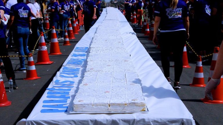 ASSISTA: Bolo e baile atraíram mais de 3 mil pessoas, segundo Município