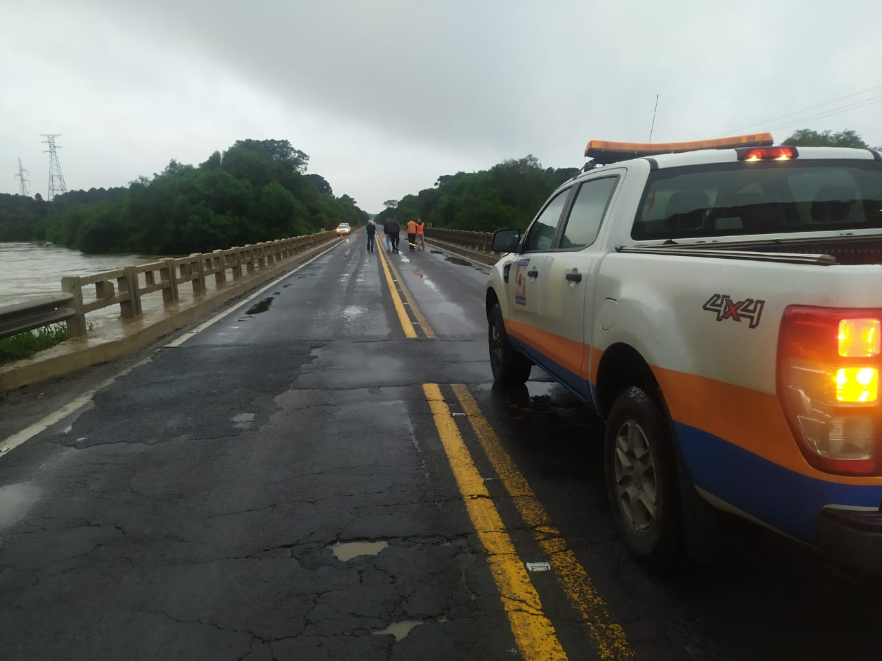 Ponte sobre o rio Canoinhas é liberada parcialmente na BR-280 - Diário da  Jaraguá