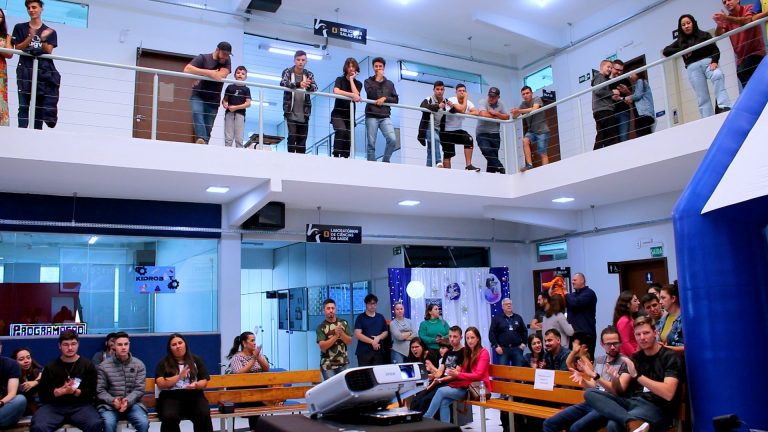 Crea Jr promove segunda edição de evento com Batalha de Robôs