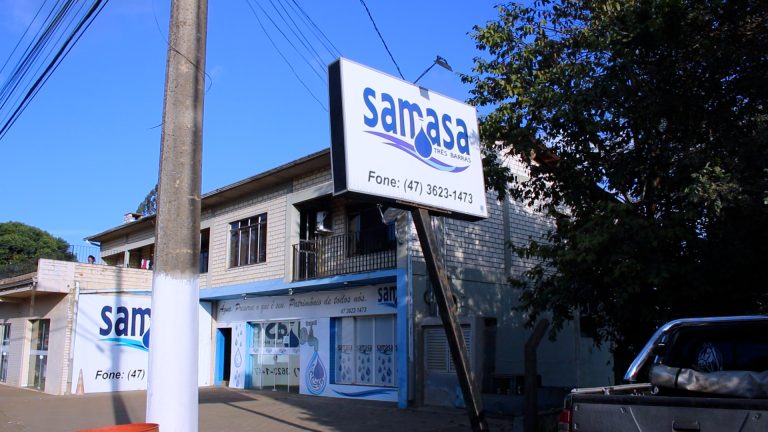 Moradores de Três Barras reclamam de constante falta de água