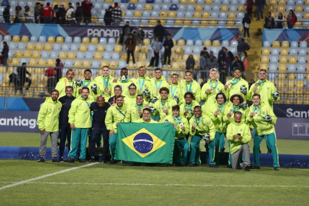 Brasil sofre, mas vence Estados Unidos na estreia do futebol no Pan 2023