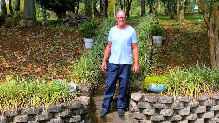 Bom exemplo: Canoinhense constrói e cuida de praça para uso do público