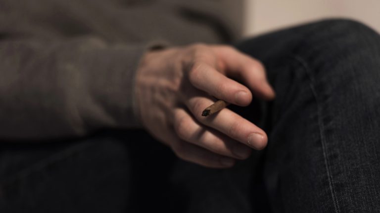 Adolescente é apreendido com drogas em praça de Canoinhas