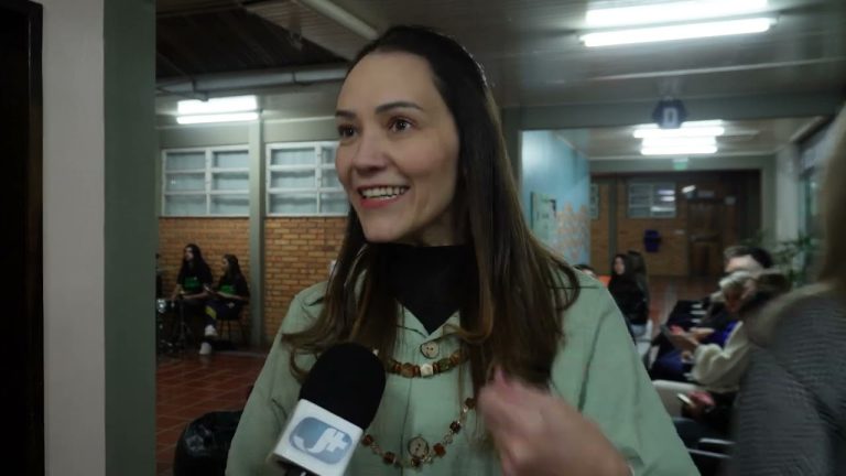 Pão com Poesia leva literatura para padarias de Canoinhas
