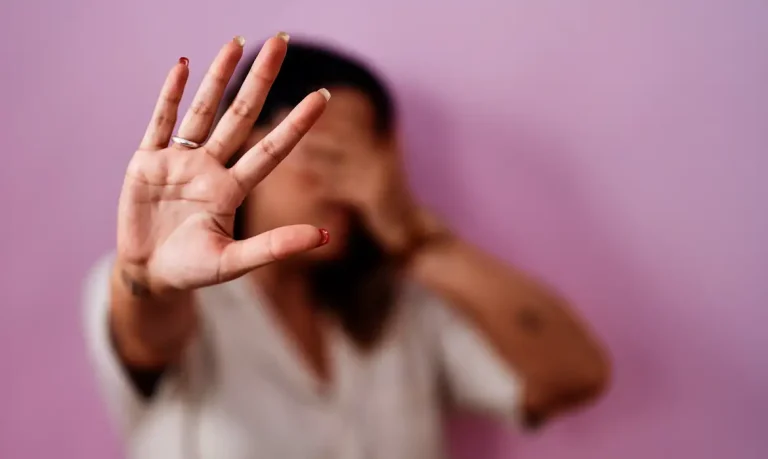 Homem é preso por violência psicológica contra a própria mãe em Canoinhas